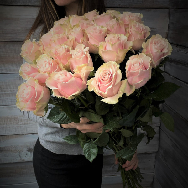 Роза сорта "Пинк Мондиаль" - купить цветы в Ялте