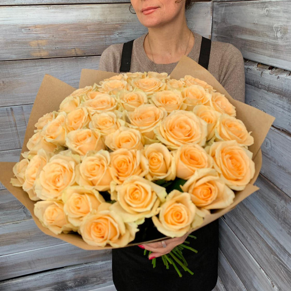доставка цветов в Ялте -Роза сорта "Пинч Аваланч" 40см