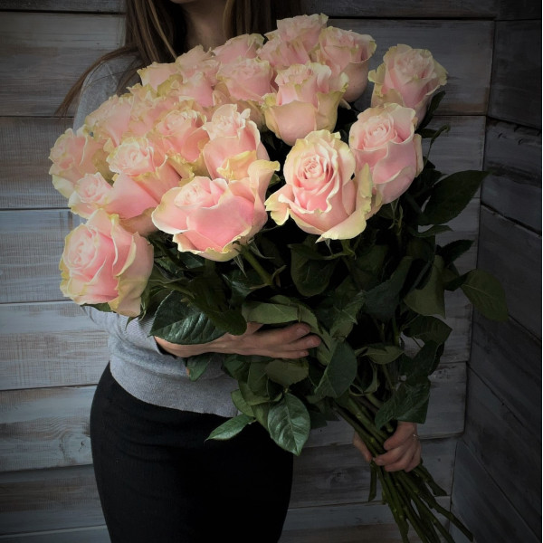 Роза сорта "Пинк Мондиаль" - купить цветы в Ялте