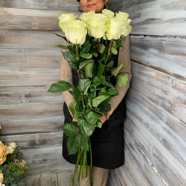 Роза сорта "Мондиаль" 80см - доставка цветов ялта 